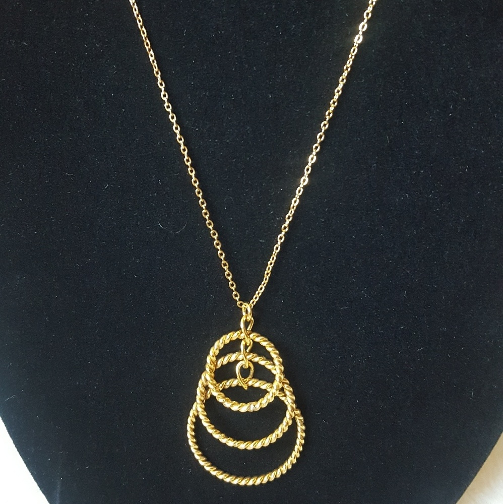 New Goldtone Necklace with 3 Rings